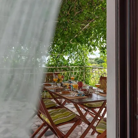 Unique Beachfront With Garden & Grill, Near Apartment Trogir