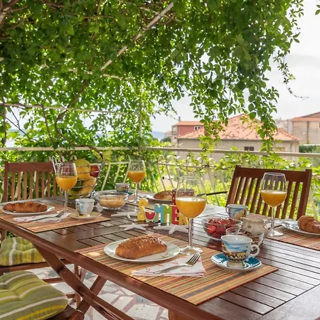 Unique Beachfront With Garden & Grill, Near *